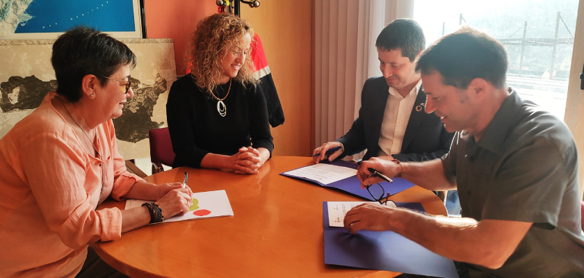 L’Ajuntament de Cervelló i PIMEComerç signen un conveni de col·laboració per promoure el comerç loca