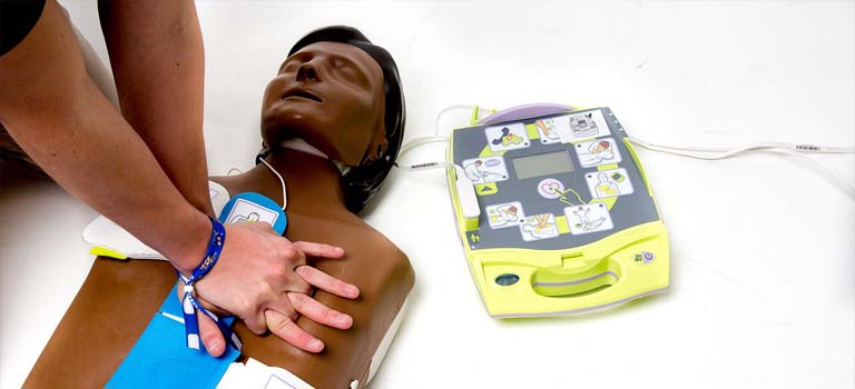 Apoyo Vital Básico + desfibrilación semiautomática (SVB+DEA) Apoyo Vital Básico + desfibrilación semiautomática (SVB+DEA)
